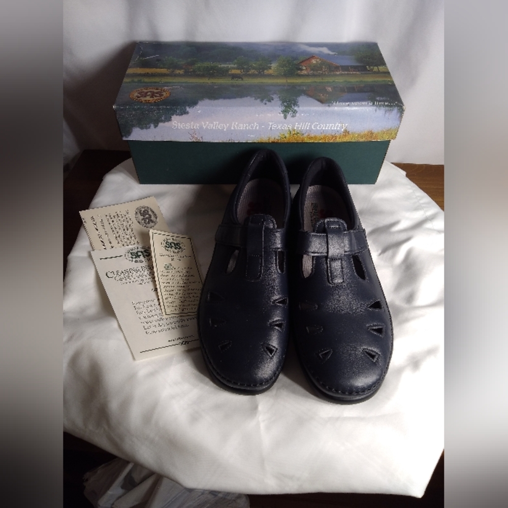 SAS Roamer Navy Blue Tripad Mary Janes Loafers Easy Strap Walking Shoes 10m new